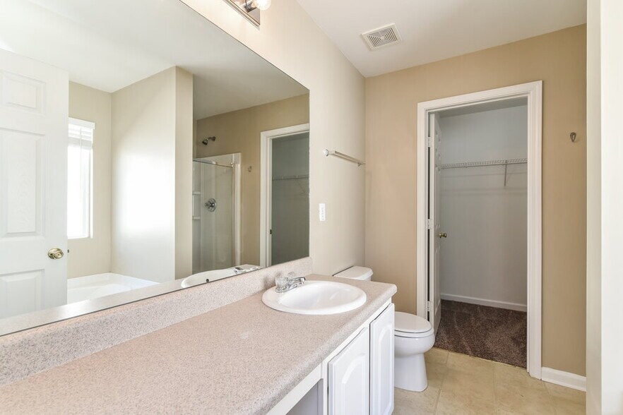 Building Photo - 3974 Cutler Donahoe Way