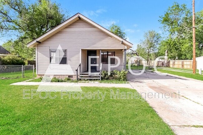 Primary Photo - 705 E Hughbert St