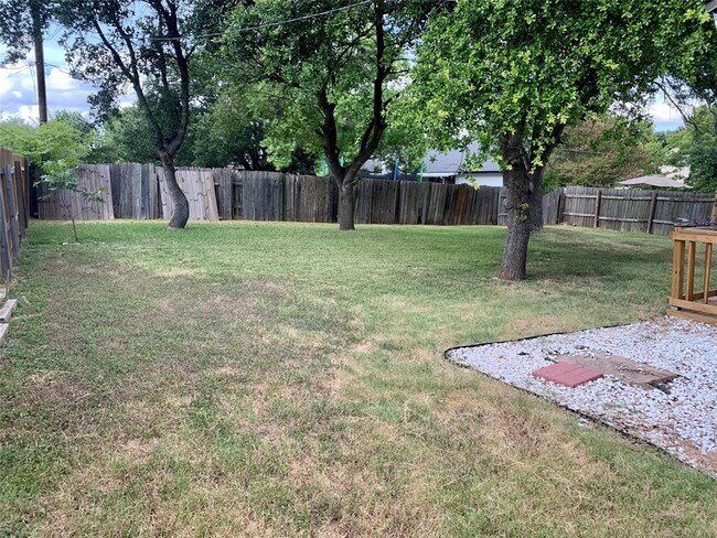 Building Photo - 1604 Middleway Rd