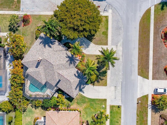 Building Photo - Beautiful Home in Desirable Marco Island