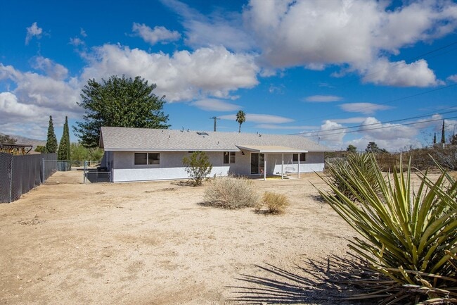 Building Photo - 3 Bedroom, remodeled home in the heart of Joshua Tree