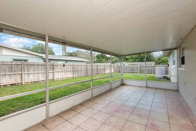 Building Photo - 4885 Santa Rosa Ave