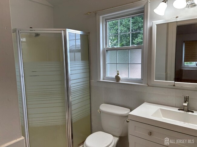 Building Photo - 26 Netherwood Cir