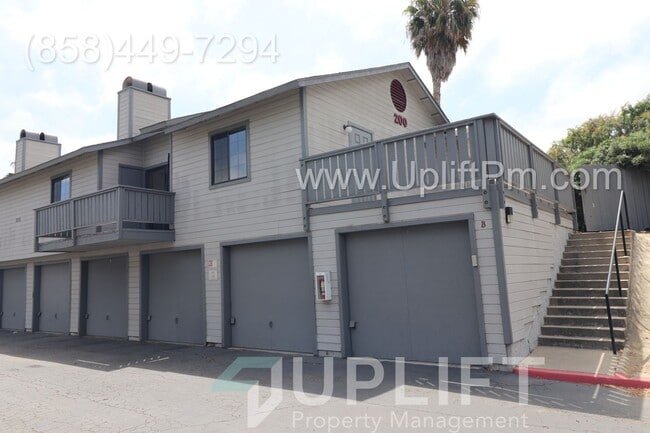 Primary Photo - 2 Bed, 2 Bath w/ garage & fireplace