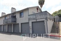 Building Photo - 2 Bed, 2 Bath w/ garage & fireplace