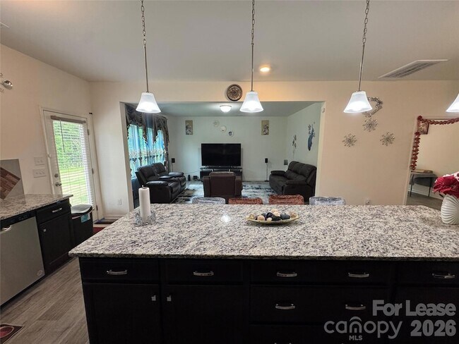 Building Photo - 574 Scotch Meadows Loop