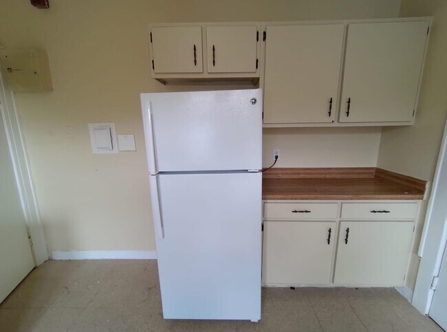 Building Photo - 36 Derby Ave