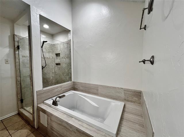 Building Photo - 906 Moore St