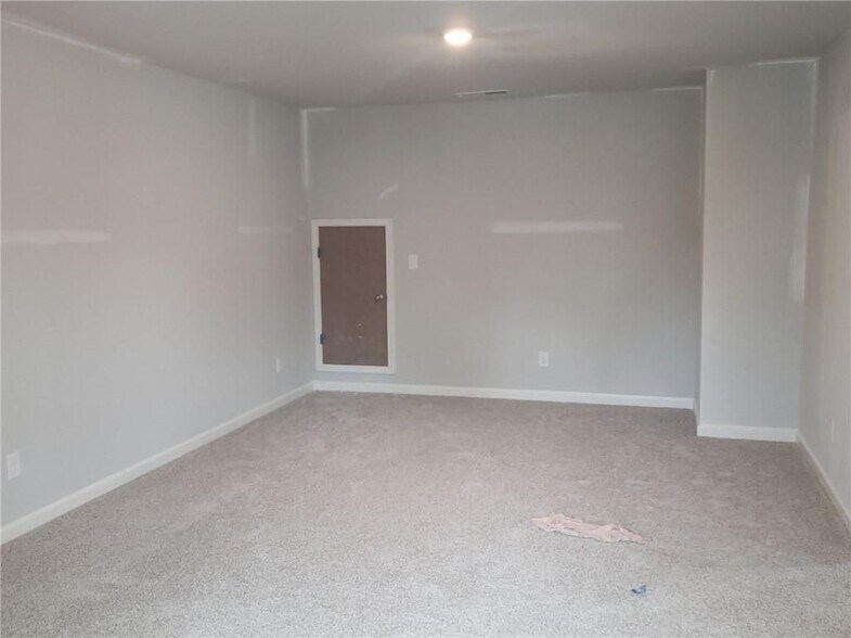 Building Photo - 121 Valimar Dr
