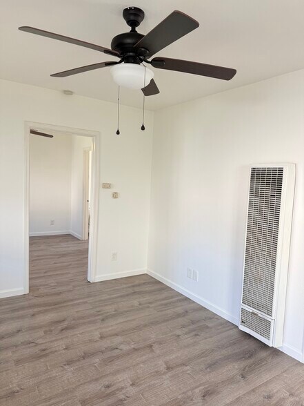 Building Photo - 43 W 52nd St