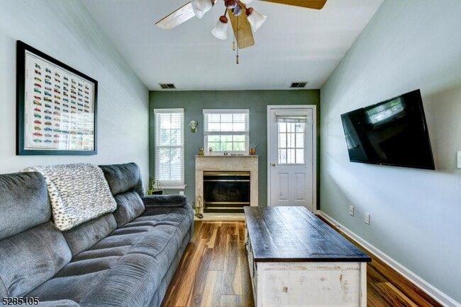 Building Photo - 5803 Tudor Dr