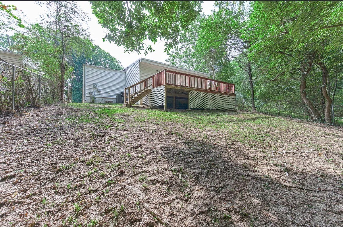 Building Photo - 1208 Louis Ln