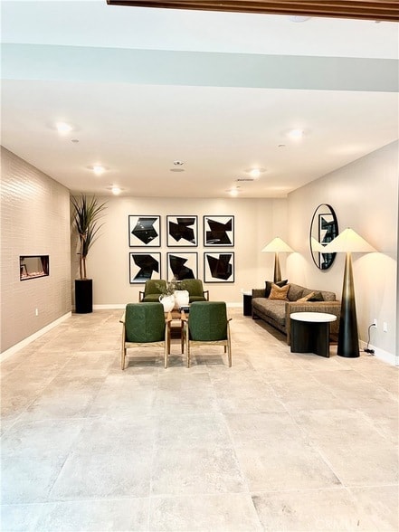 Building Photo - 2512 Rivington