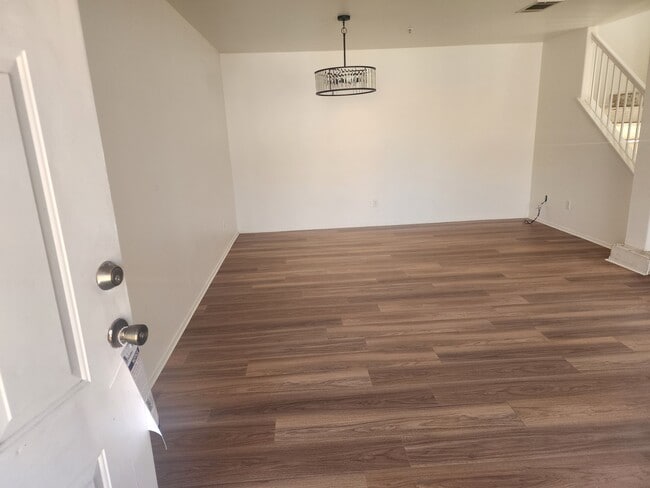 Building Photo - 1050 Harbor Heights Dr