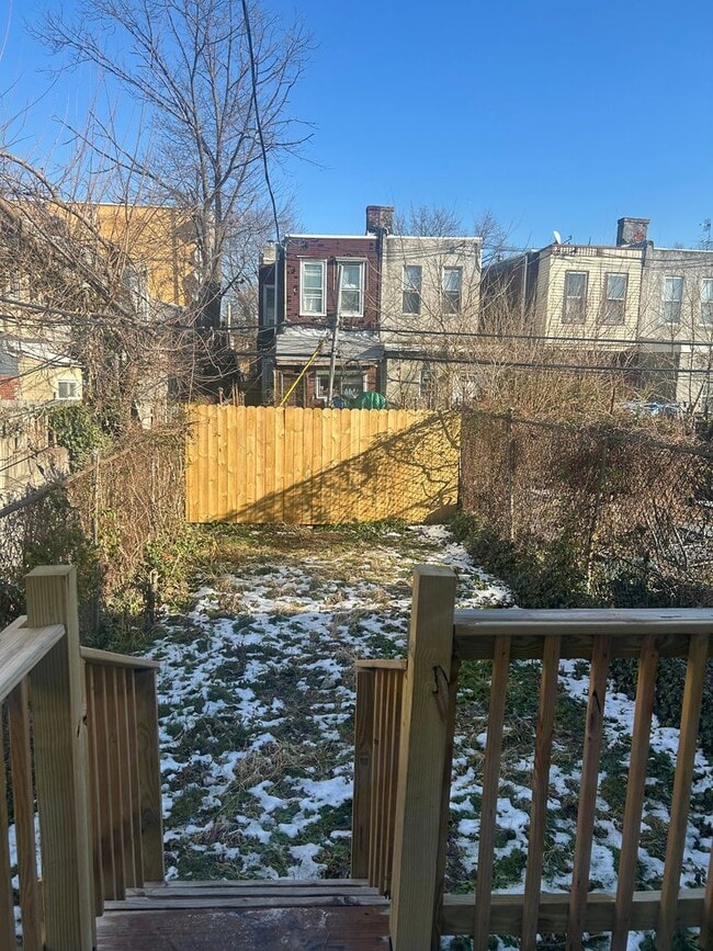 Building Photo - 3BR 1,5 bath Only with 3 Br pha voucher