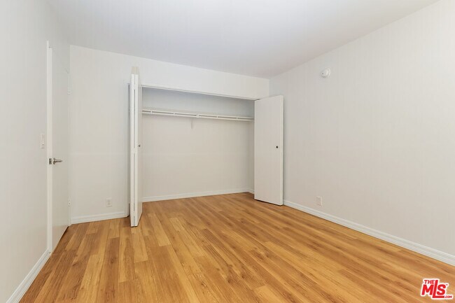 Building Photo - 1608 S Bentley Ave