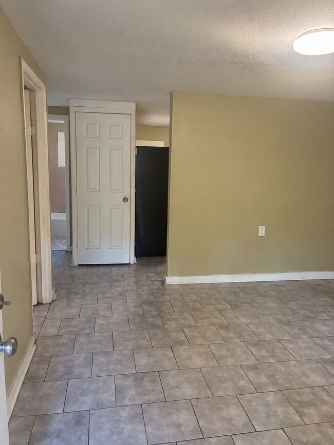 Building Photo - 2356 Felton Ave