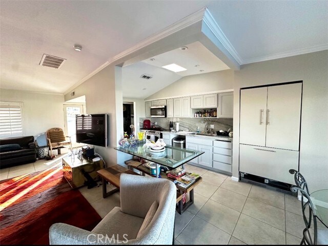 Building Photo - 73590 Golf Course Ln