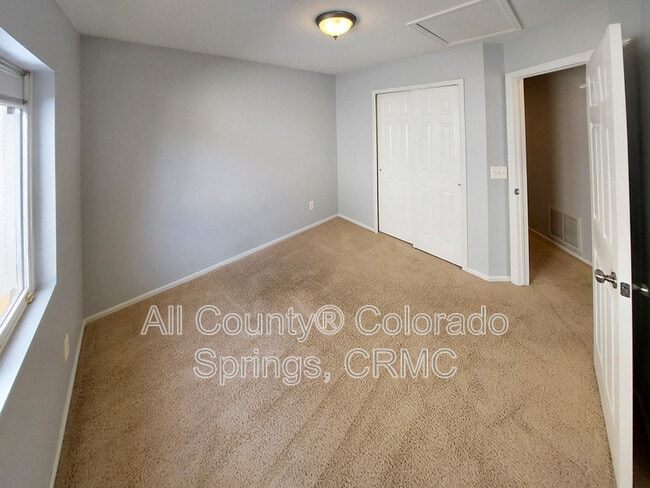 Building Photo - 4182 Pioneer Creek Dr