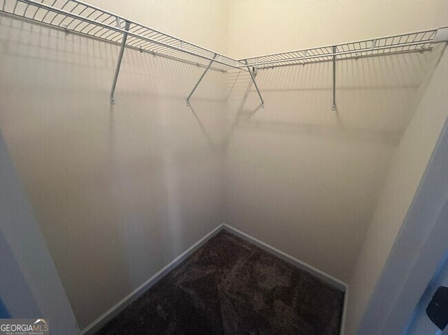 Building Photo - 165 Craines View