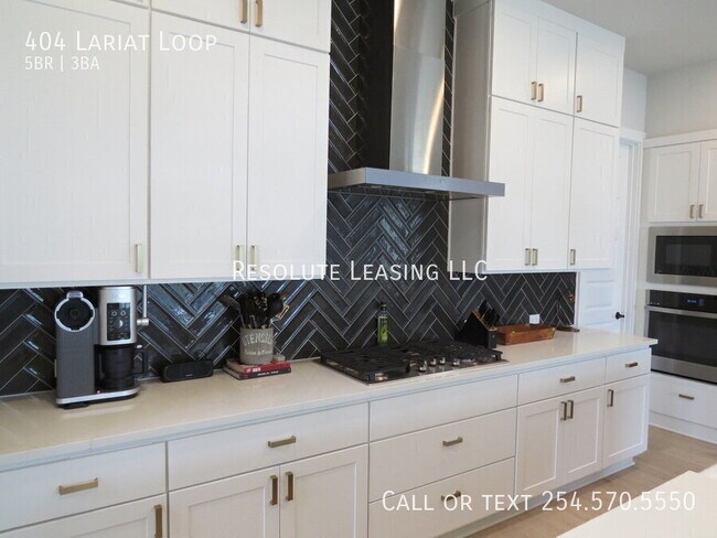 Building Photo - 404 Lariat Lp