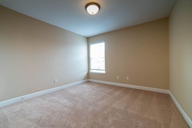 Building Photo - 211 Augusta Way