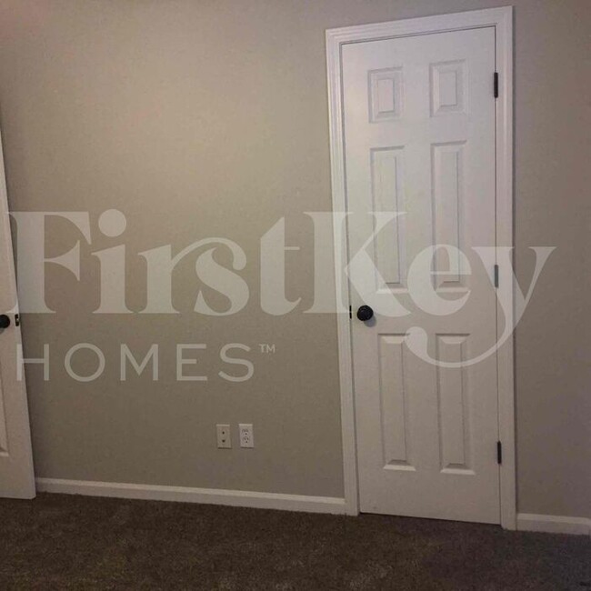 Building Photo - 1707 Brent Ln