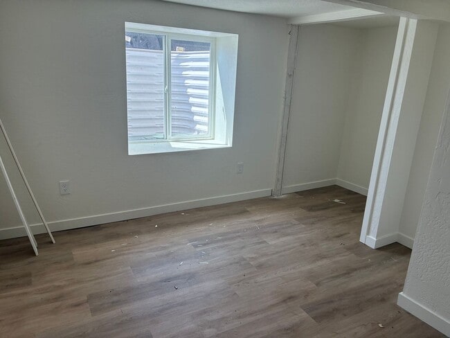Building Photo - 520 W Garland Ave