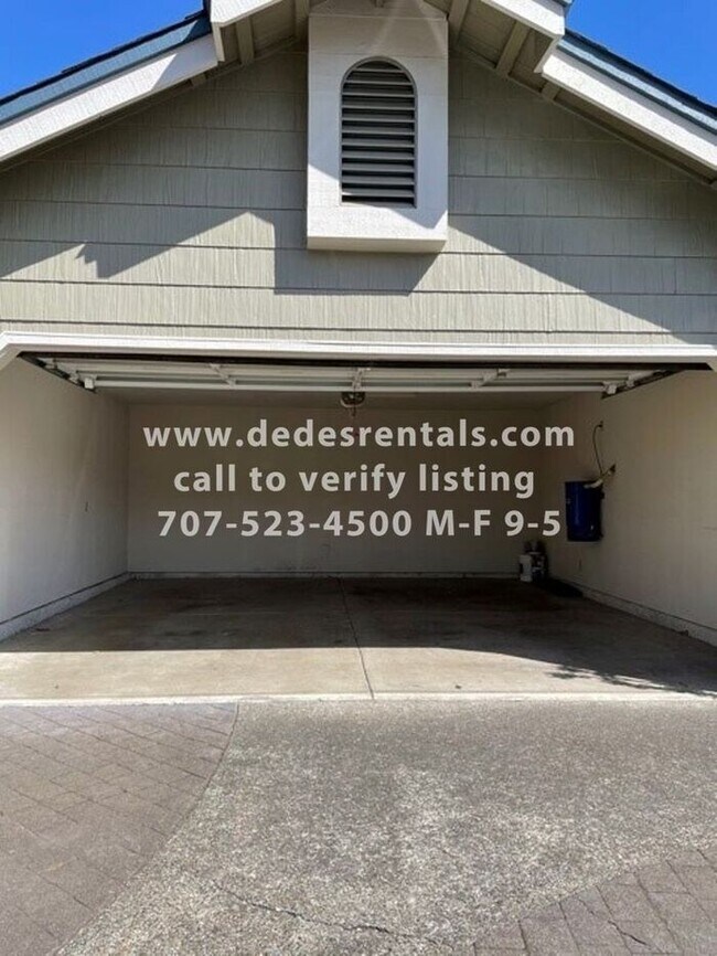 Building Photo - 2038 Stonefield Ln