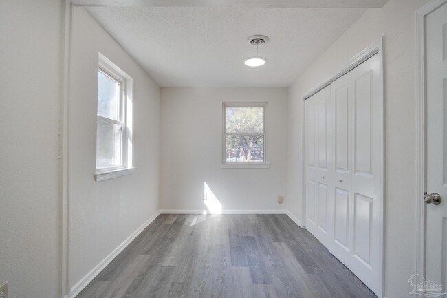 Building Photo - 4725 Clara St