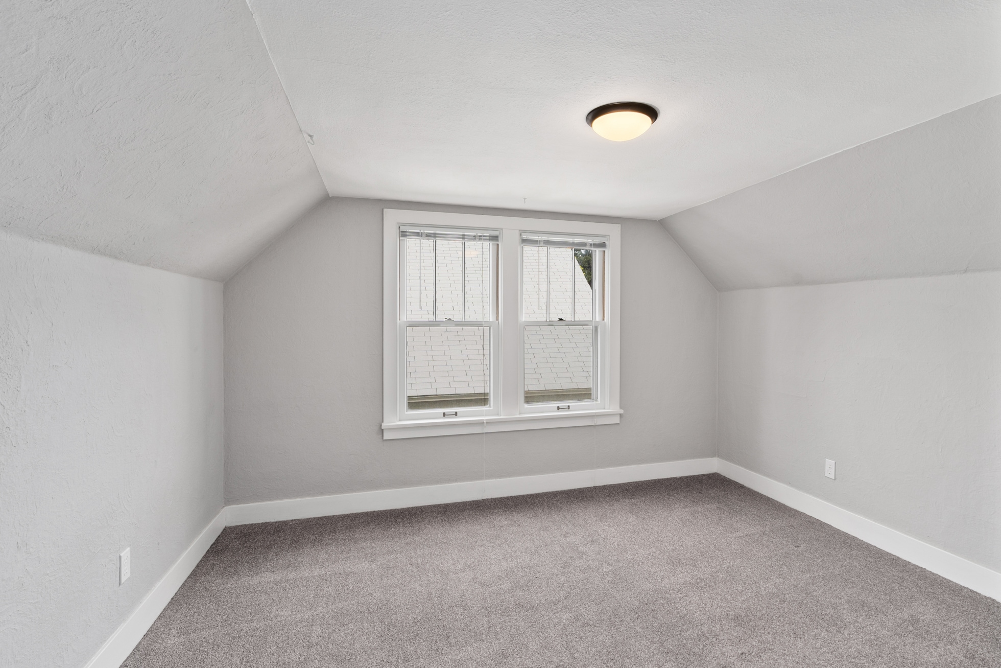 Building Photo - 1011 E Nora Ave