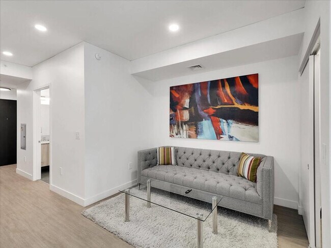 Primary Photo - 817 N 6th St