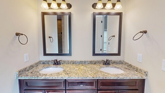 Building Photo - 170 S Charleson Crossing