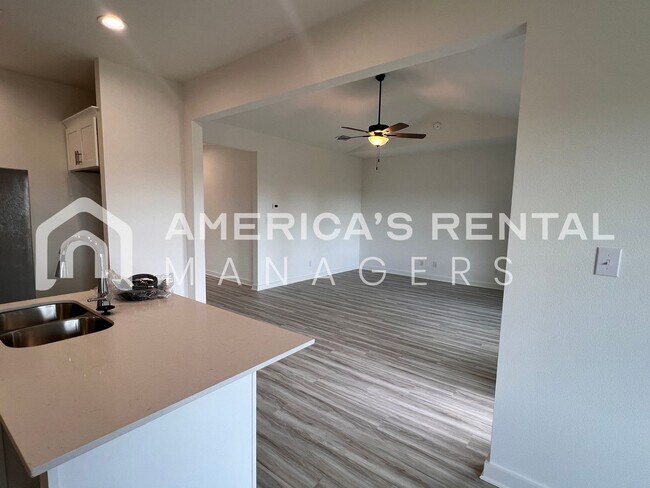 Building Photo - 21567 Tawny Lp