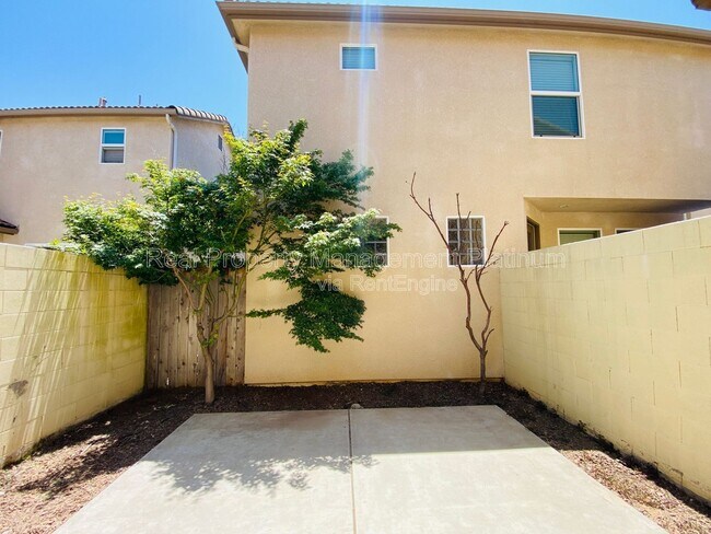 Building Photo - 3628 Elevations Way