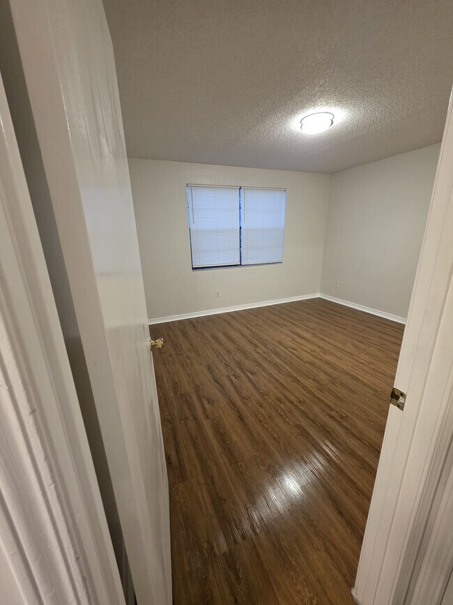 Building Photo - 472 Crabapple Ct