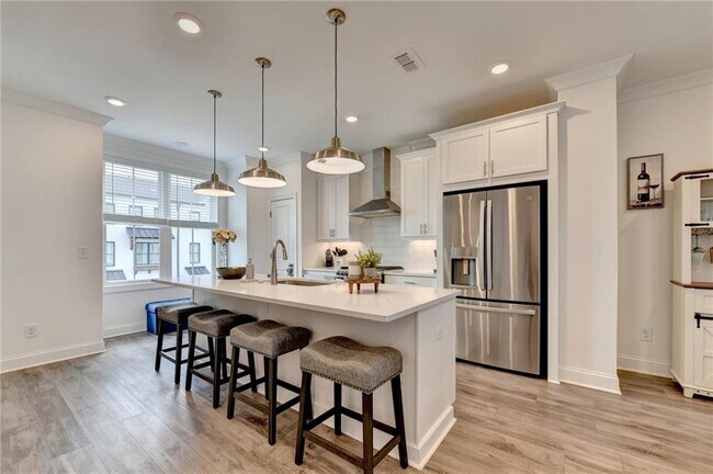 Building Photo - 522 Healy Dr