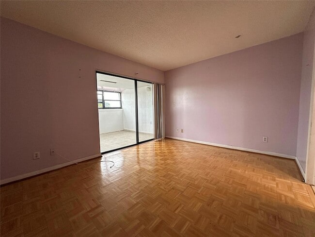 Building Photo - 6630 Racquet Club Dr