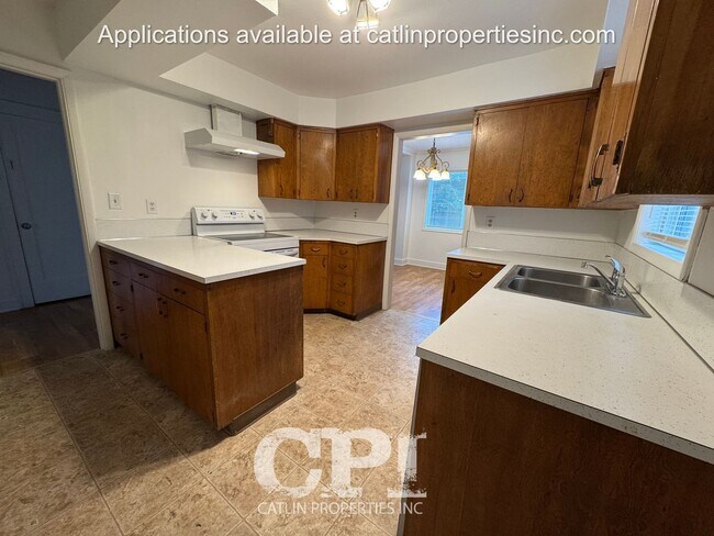 Building Photo - 1529 20th Ave