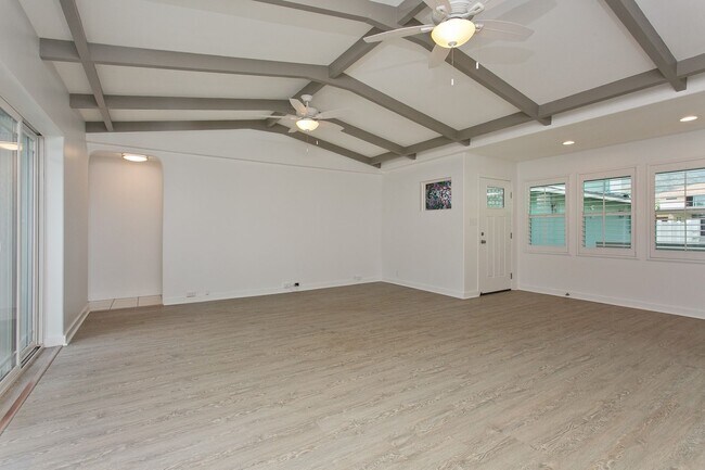 Building Photo - Fully Renovated 4BD in Kuli'ou'ou Valley, Garage-Driveway, Spacious Yard, and Work Shed PETS ALLOWED