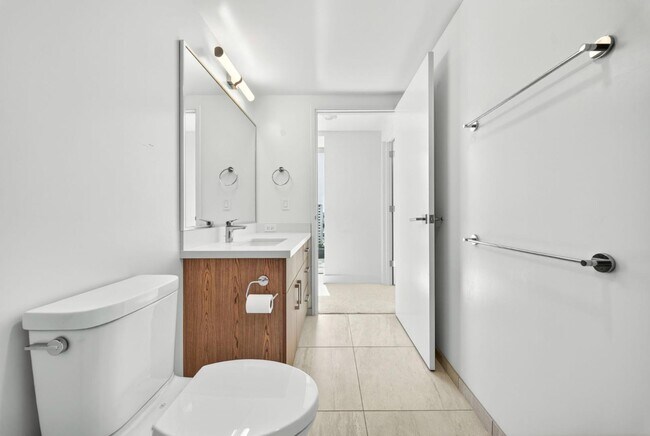 Building Photo - 629 Keeaumoku Street - Azure Ala Moana #1303