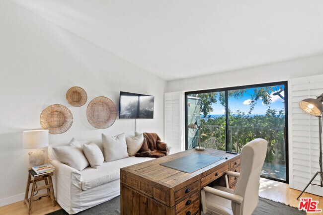 Building Photo - 6801 Seawatch Ln