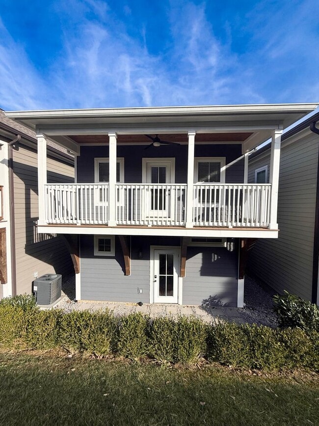 Building Photo - 4-Bedroom HOA Home with Pool Access Near Downtown Cookeville