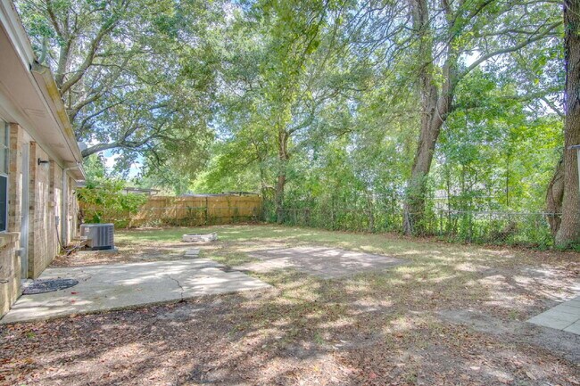 Building Photo - Updated Southwest Pensacola 3BR Home Near NAS Pensacola with Garage & Fenced Backyard