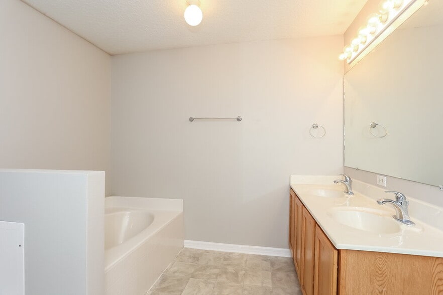 Building Photo - 2623 Bluewave Dr