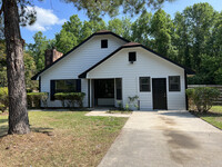 Building Photo - 220 Sequoia Cir