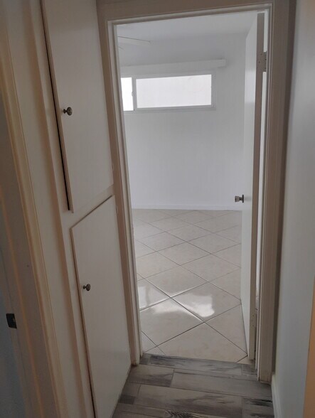 Building Photo - 2729 Calle del Comercio