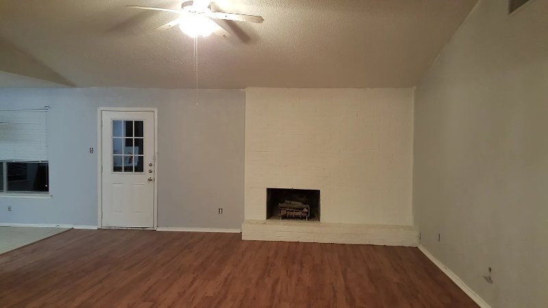 Building Photo - 2912 Emerald Dr