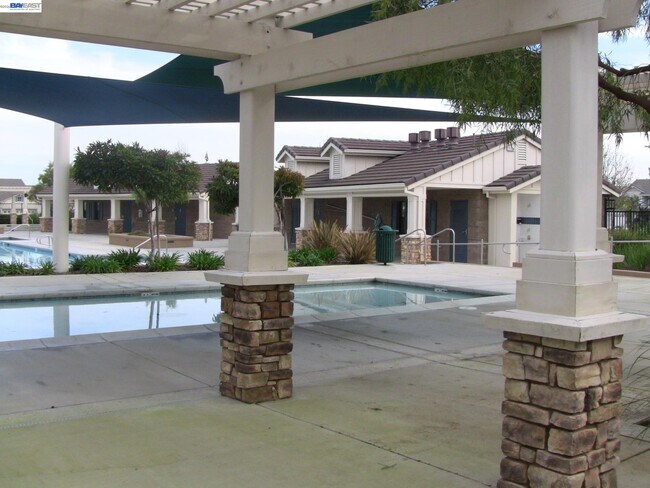 Building Photo - 1669 Marina Way