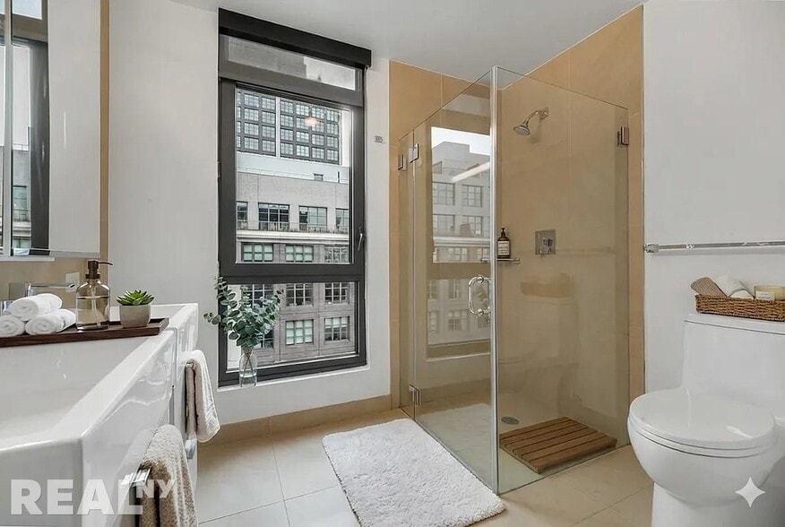 Building Photo - 181 Front St